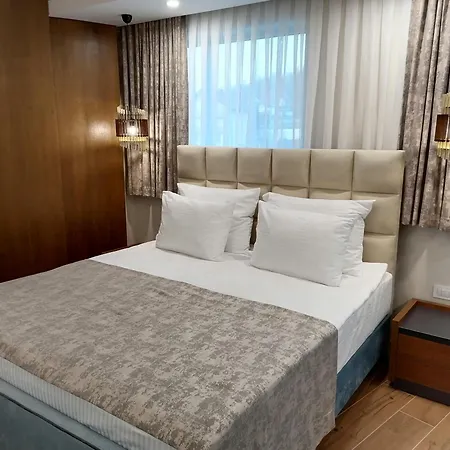 Hotel La Srebrenik