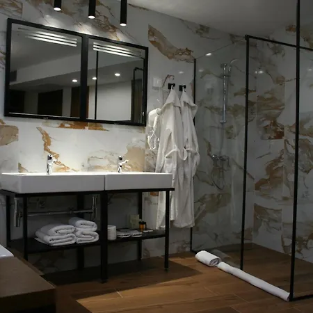 Hotel La 4*