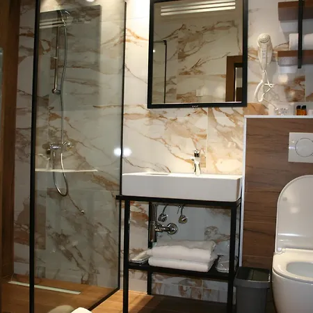 La Hotel 4*